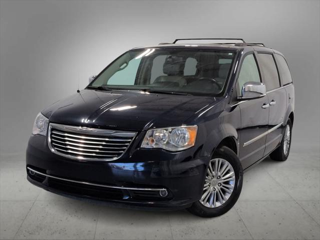 2016 Chrysler Town and Country Touring-L Anniversary Edition