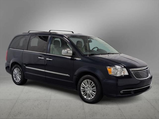 2016 Chrysler Town and Country Touring-L Anniversary Edition