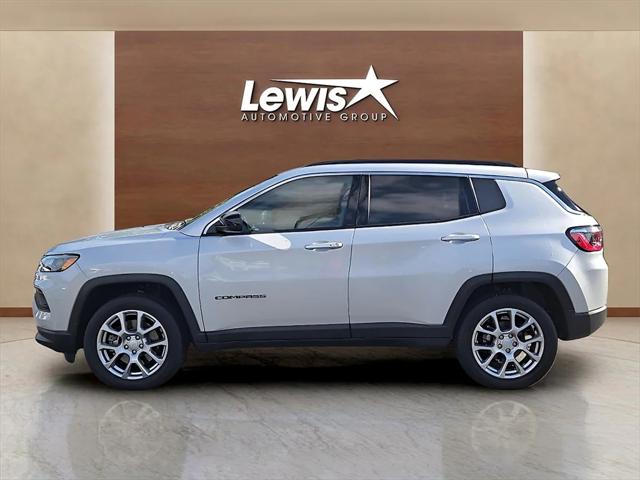 2024 Jeep Compass Latitude Lux FWD 2024 Jeep Compass Latitude Lux FWD
