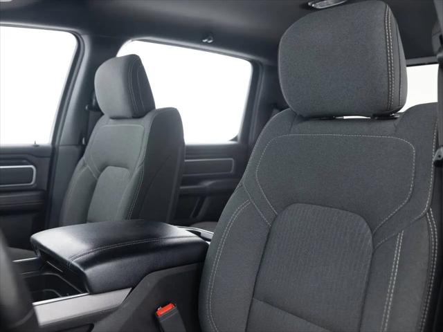 2020 Ram 1500 Big Horn Crew Cab 4x4 5'7" Box