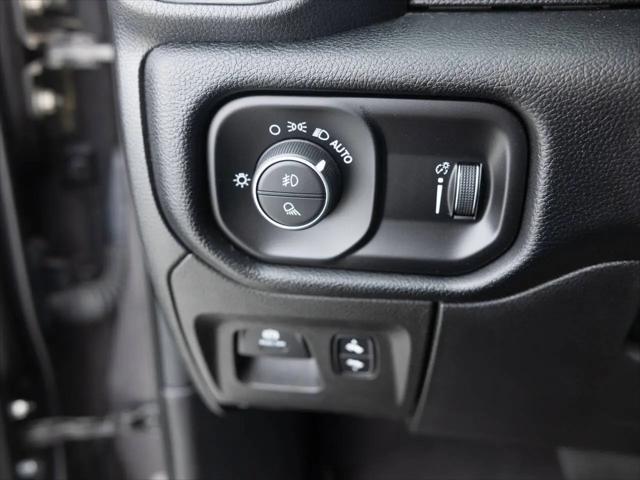 2020 Ram 1500 Big Horn Crew Cab 4x4 5'7" Box