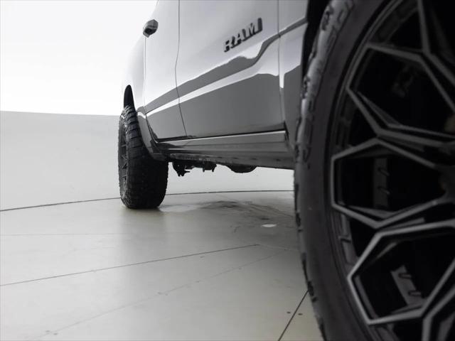 2020 Ram 1500 Big Horn Crew Cab 4x4 5'7" Box