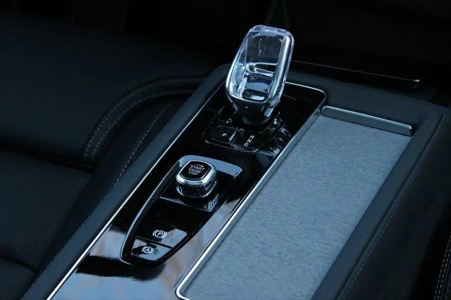 2026 Volvo XC90 Plug-In Hybrid Ultra Dark Theme, T8 AWD, Electric/Gasoline, 7 Seats