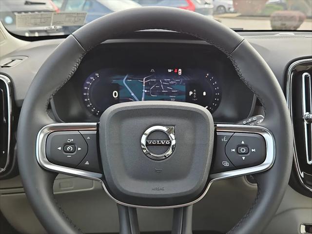 2026 Volvo XC40 Ultra, B5 AWD Gas (mild hybrid), Dark