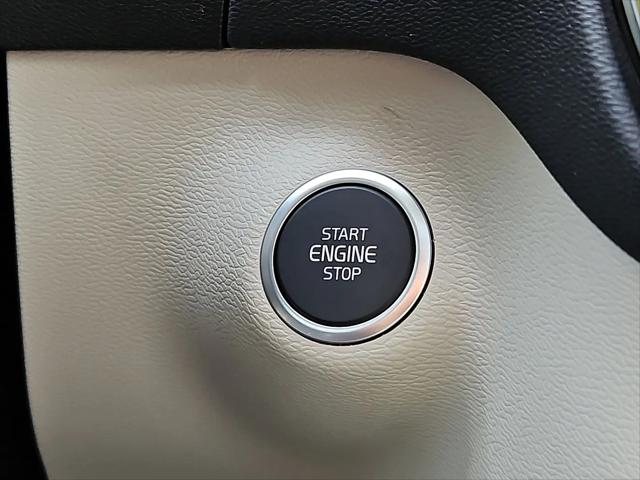 2026 Volvo XC40 Ultra, B5 AWD Gas (mild hybrid), Dark