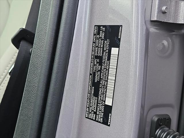 2026 Volvo XC40 Ultra, B5 AWD Gas (mild hybrid), Dark