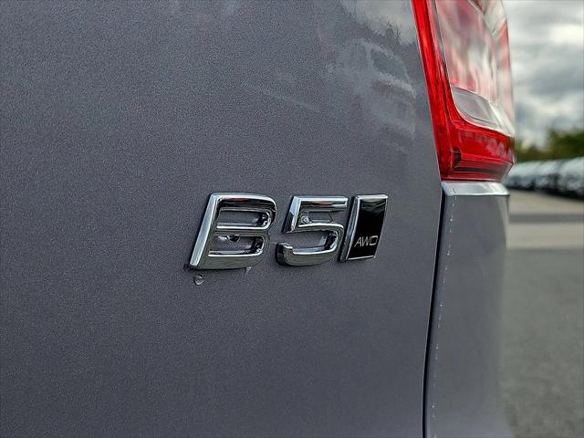 2026 Volvo XC40 Ultra, B5 AWD Gas (mild hybrid), Dark