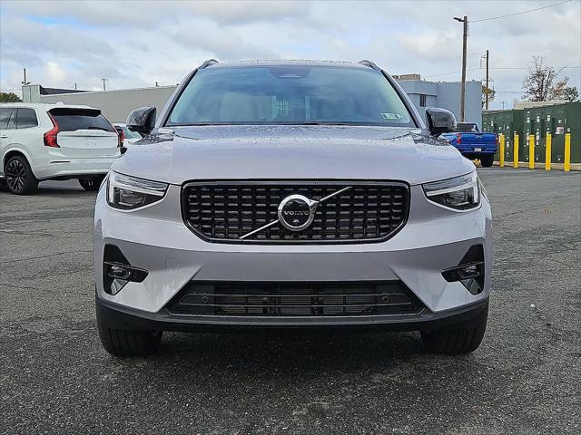 2026 Volvo XC40 Ultra, B5 AWD Gas (mild hybrid), Dark