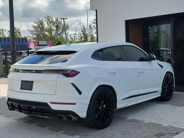 2022 Lamborghini Urus Graphite Capsule