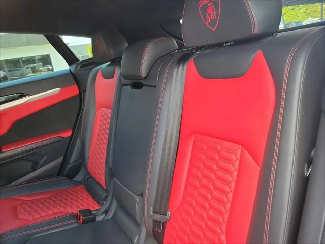 2022 Lamborghini Urus Graphite Capsule