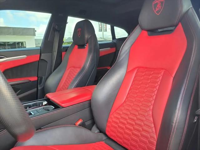2022 Lamborghini Urus Graphite Capsule