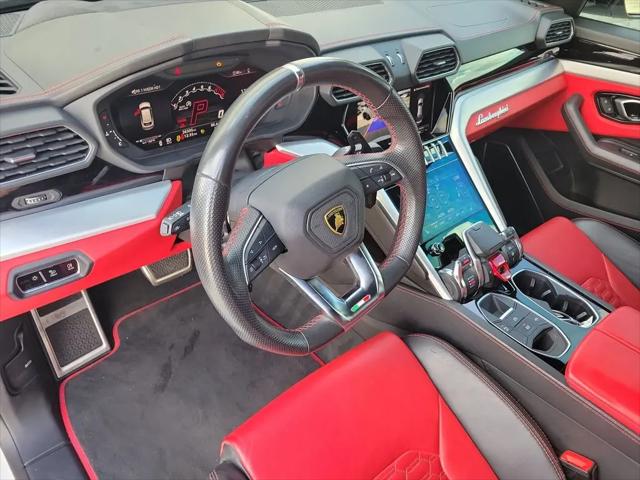 2022 Lamborghini Urus Graphite Capsule