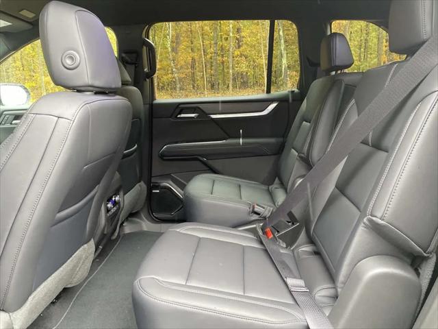 2026 GMC Acadia Elevation FWD