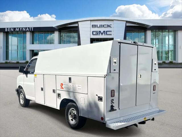 2025 GMC Savana Cutaway Work Van
