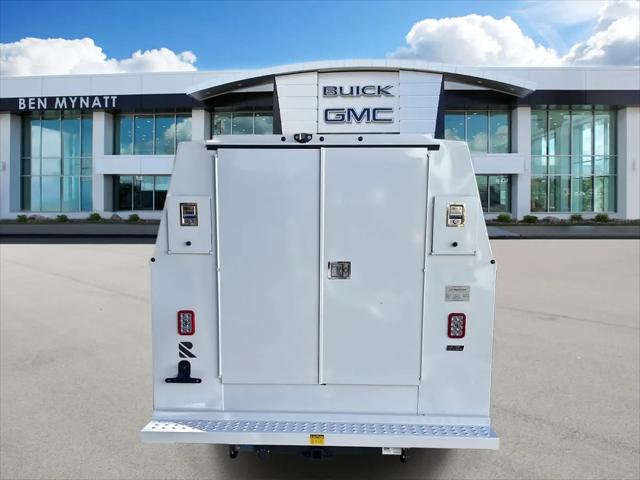 2025 GMC Savana Cutaway Work Van