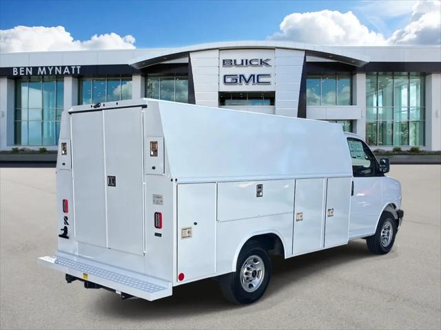 2025 GMC Savana Cutaway Work Van
