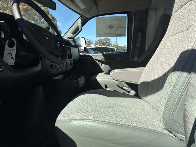 2025 GMC Savana Cutaway Work Van