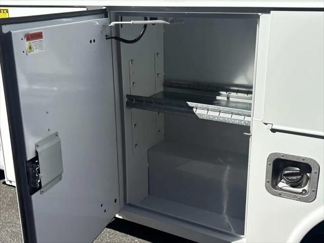 2025 GMC Savana Cutaway Work Van