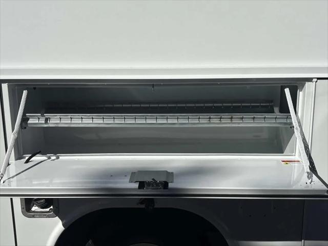 2025 GMC Savana Cutaway Work Van