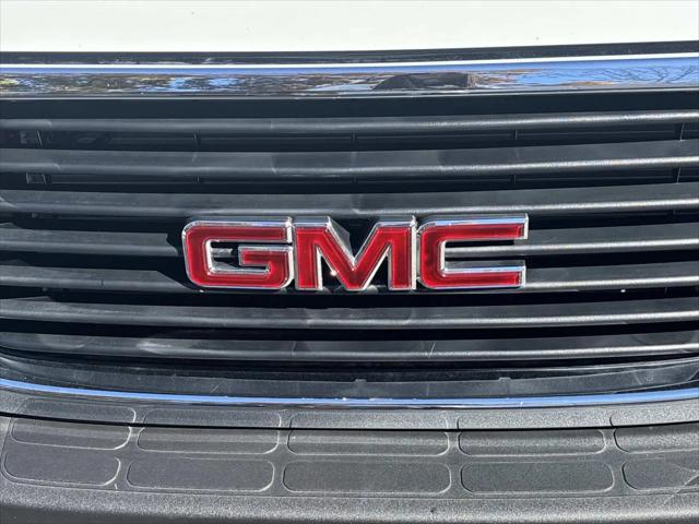 2025 GMC Savana Cutaway Work Van