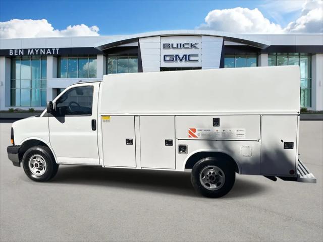 2025 GMC Savana Cutaway Work Van