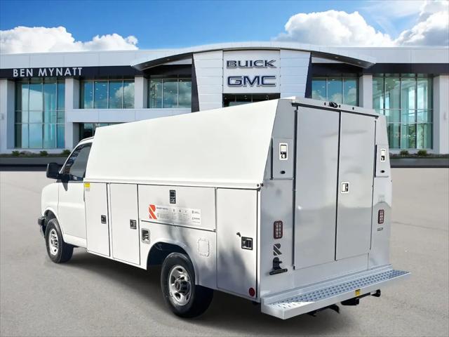 2025 GMC Savana Cutaway Work Van