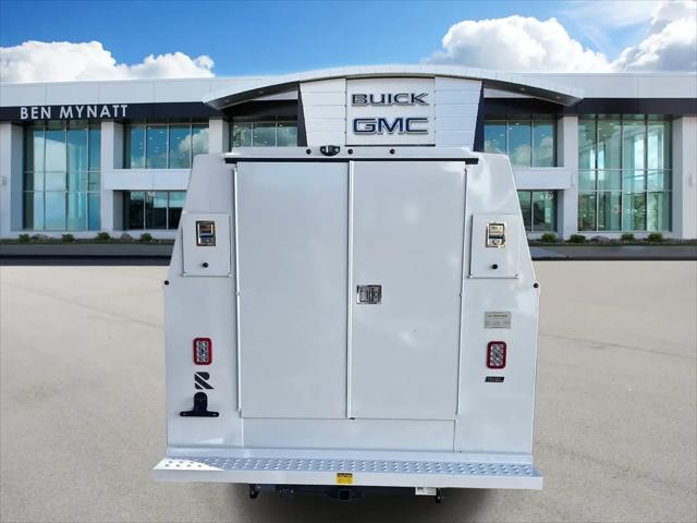 2025 GMC Savana Cutaway Work Van