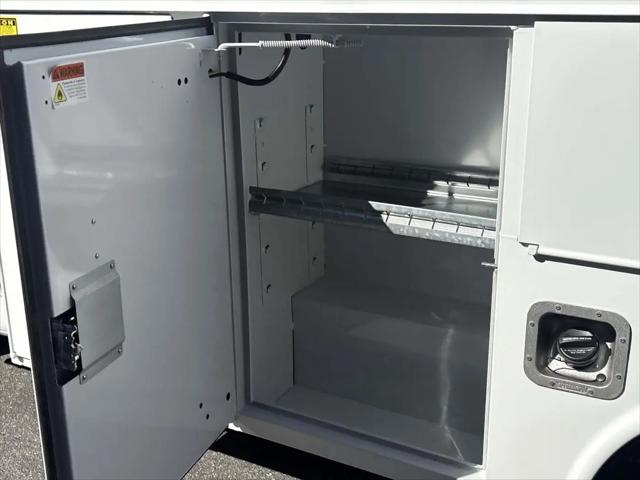 2025 GMC Savana Cutaway Work Van