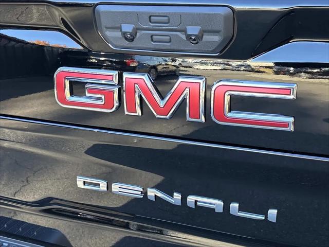 2026 GMC Sierra 2500HD Crew Cab, Standard Bed, Denali, 4WD