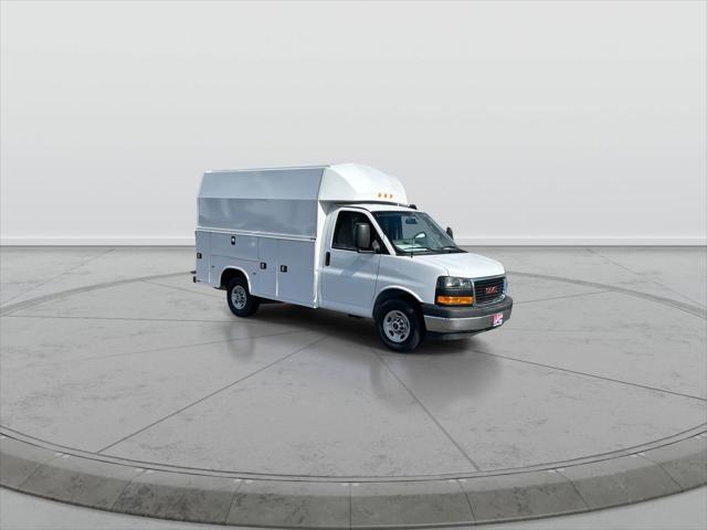 2025 GMC Savana Cutaway Work Van
