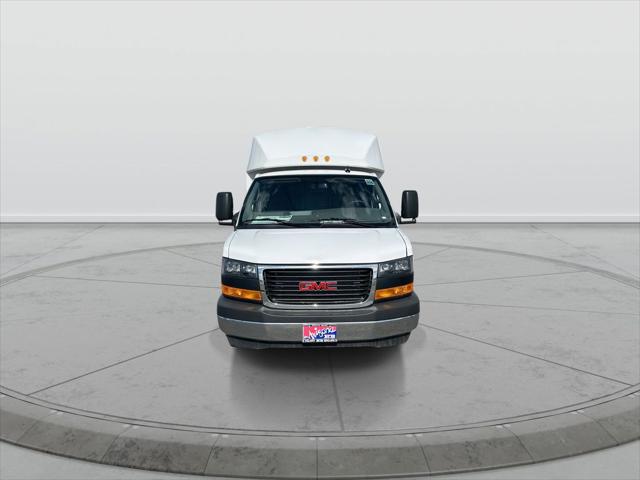 2025 GMC Savana Cutaway Work Van