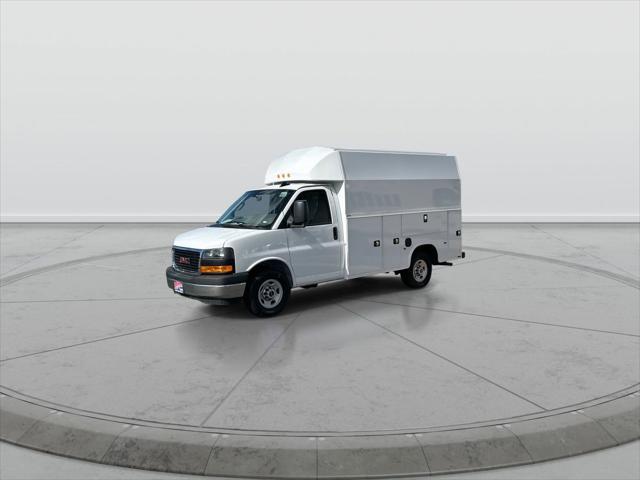 2025 GMC Savana Cutaway Work Van