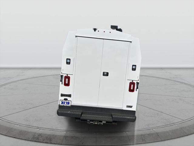 2025 GMC Savana Cutaway Work Van