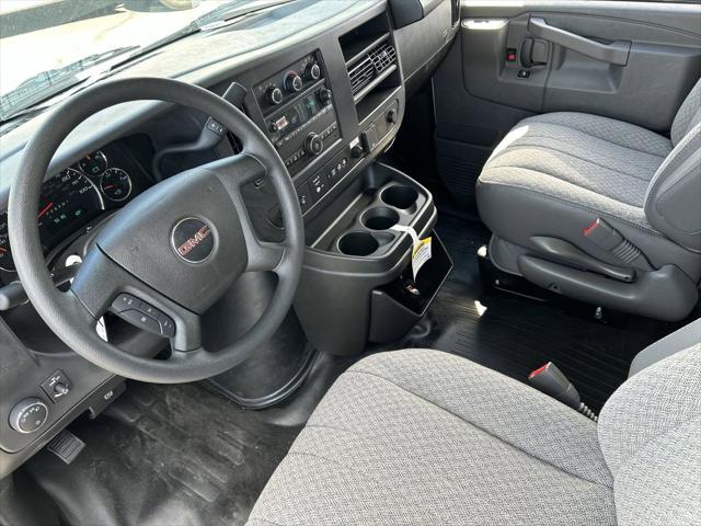 2025 GMC Savana Cutaway Work Van