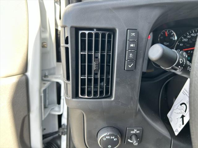 2025 GMC Savana Cutaway Work Van