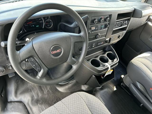 2025 GMC Savana Cutaway Work Van