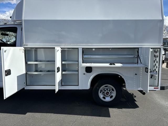 2025 GMC Savana Cutaway Work Van