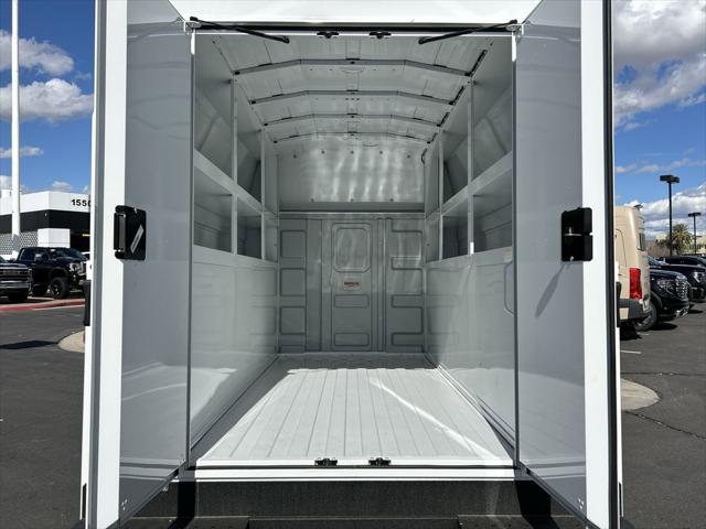 2025 GMC Savana Cutaway Work Van