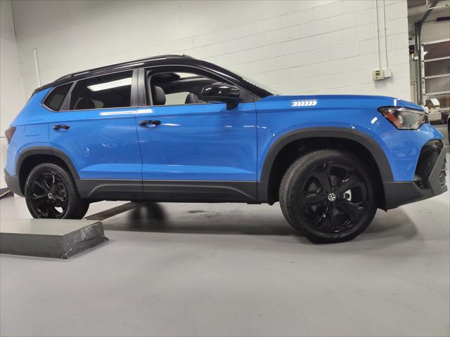 2025 Volkswagen Taos 1.5T SE Black