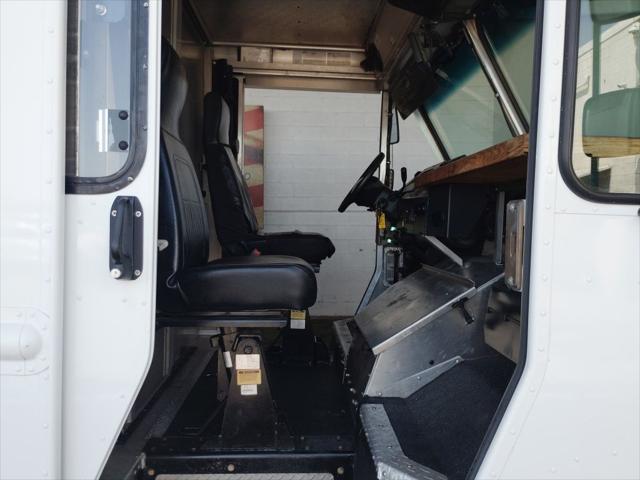 2017 Ford E-350 Stripped Base