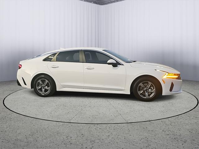 2023 Kia K5 LXS 2023 Kia K5 LXS