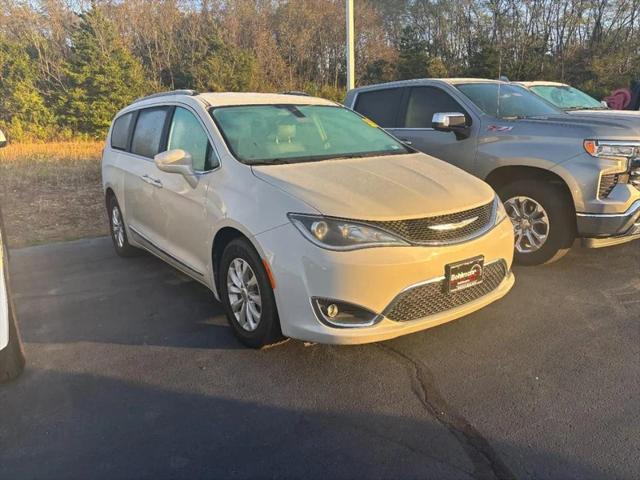 2017 Chrysler Pacifica Touring-L 2017 Chrysler Pacifica Touring-L