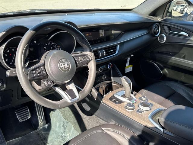 2023 Alfa Romeo Stelvio Ti AWD 2023 Alfa Romeo Stelvio Ti AWD