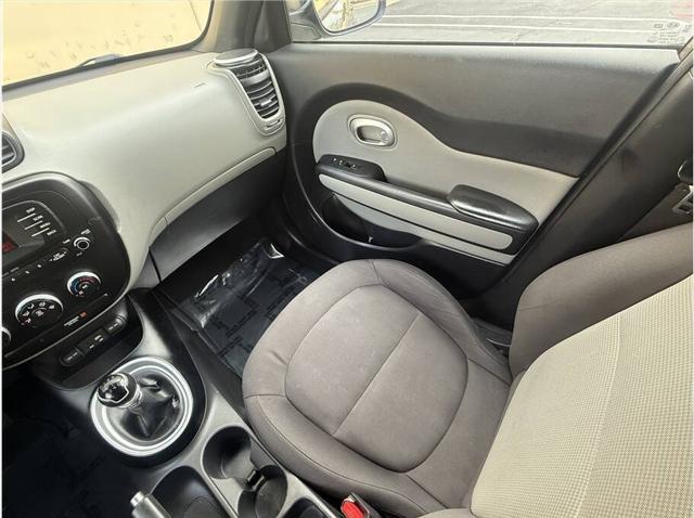 2015 Kia Soul Base 4dr Crossover 6M