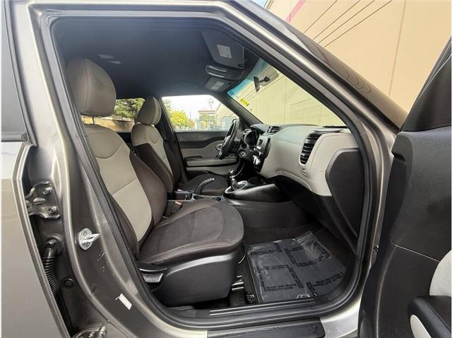 2015 Kia Soul Base 4dr Crossover 6M