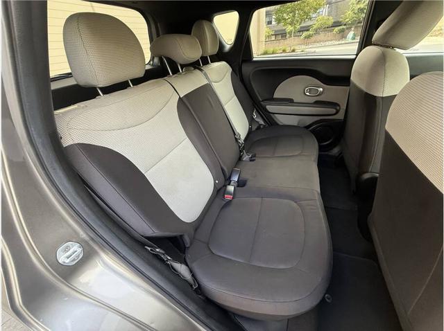 2015 Kia Soul Base 4dr Crossover 6M
