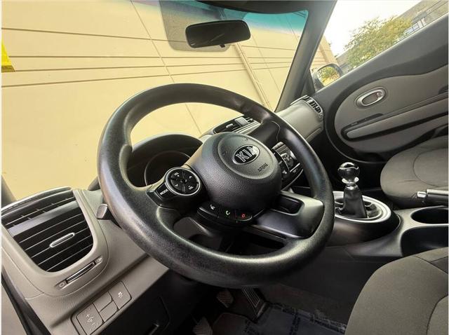 2015 Kia Soul Base 4dr Crossover 6M