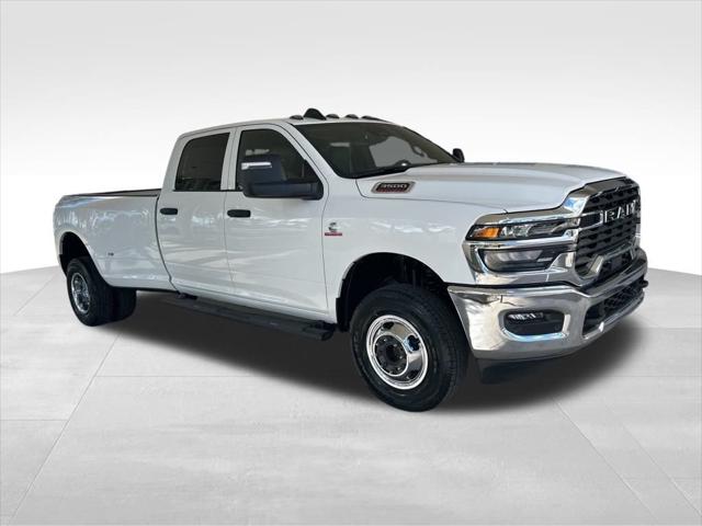 2026 RAM Ram 3500 RAM 3500 TRADESMAN CREW CAB 4X4 8 BOX