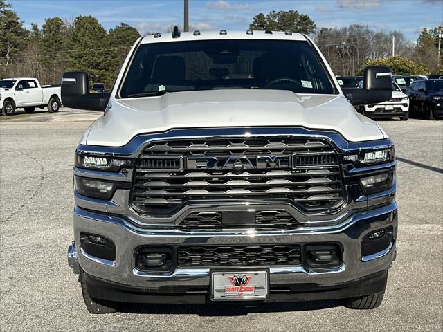 2026 RAM Ram 3500 Chassis Cab RAM 3500 TRADESMAN CREW CAB CHASSIS 4X4 60 CA 2026 RAM Ram 3500 Chassis Cab RAM 3500 TRADESMAN CREW CAB CHASSIS 4X4 60 CA
