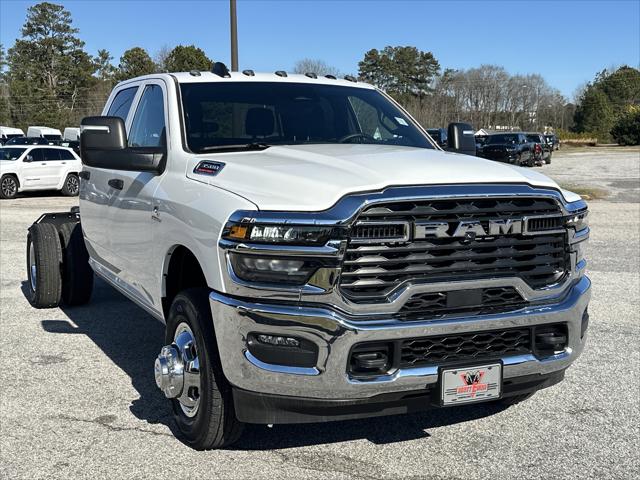 2026 RAM Ram 3500 Chassis Cab RAM 3500 TRADESMAN CREW CAB CHASSIS 4X4 60 CA